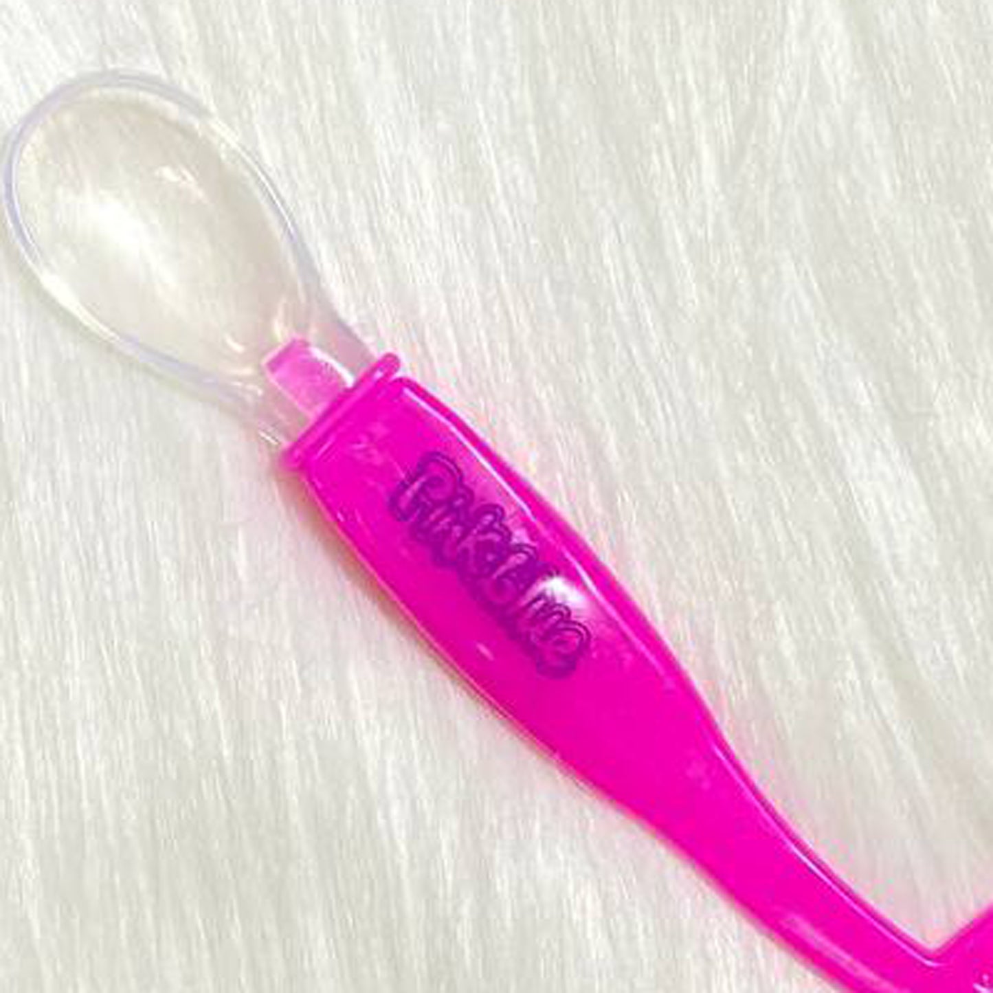 معلقة سيليكون للأطفال