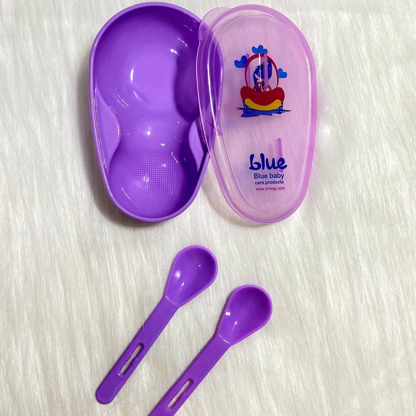 طبق للأطفال مع ملعقة وشوكة وغطاء