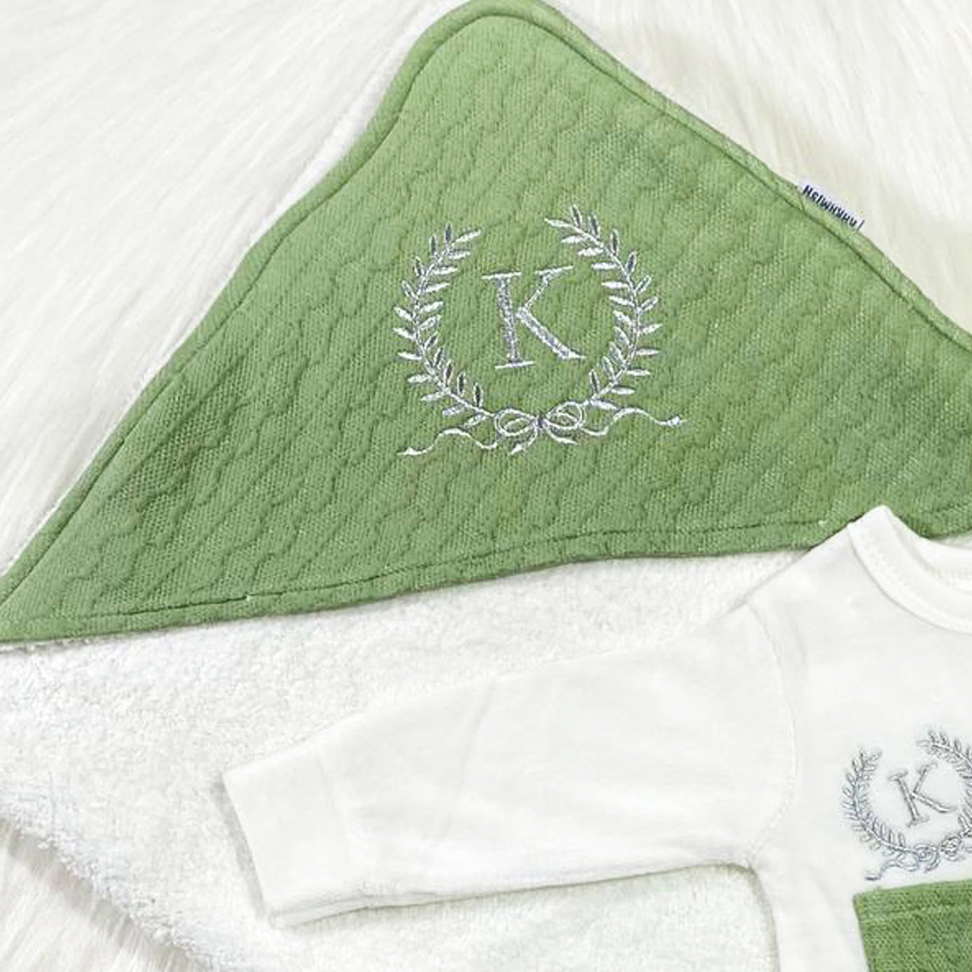 طقم المستشفى 5 قطع قطيفة شتوي مع كوفرته قطيفة مبطنة فرو