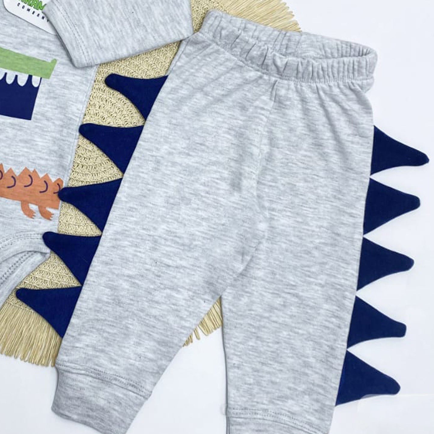 بجامة قطن لحديث الولادة