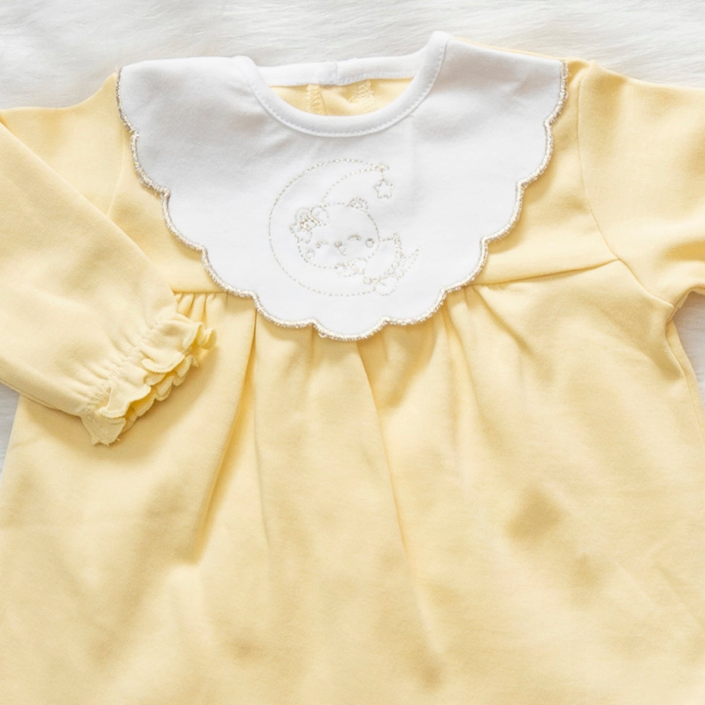 جلابية قطن بأزرار خلفية لحديث الولادة