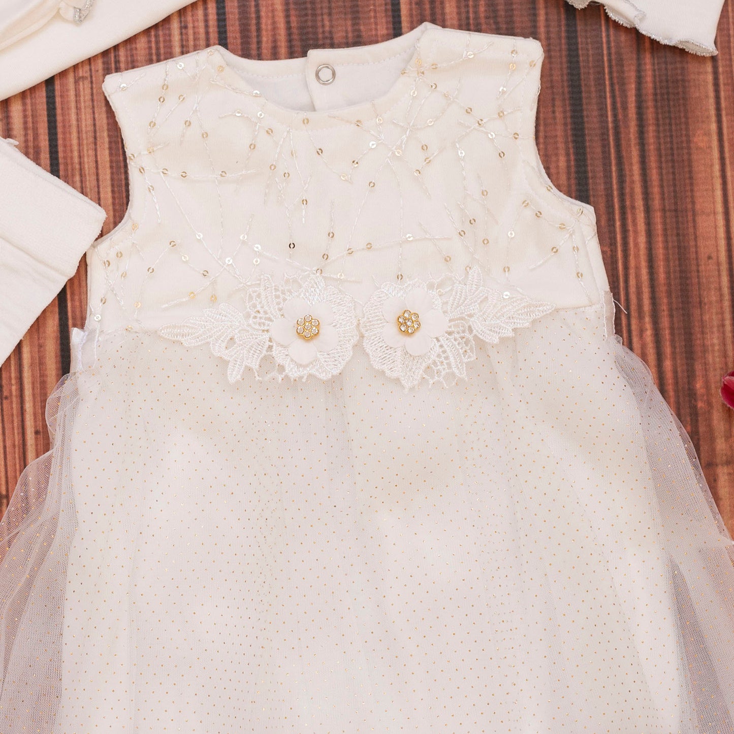 فستان السبوع لحديث الولادة 4 قطع