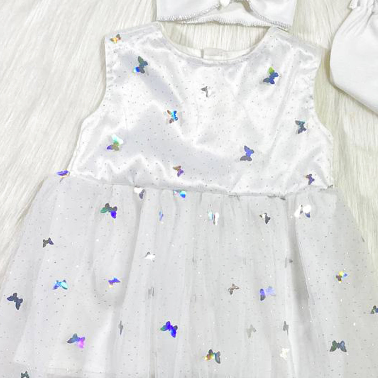 فستان السبوع لحديث الولادة 4 قطع