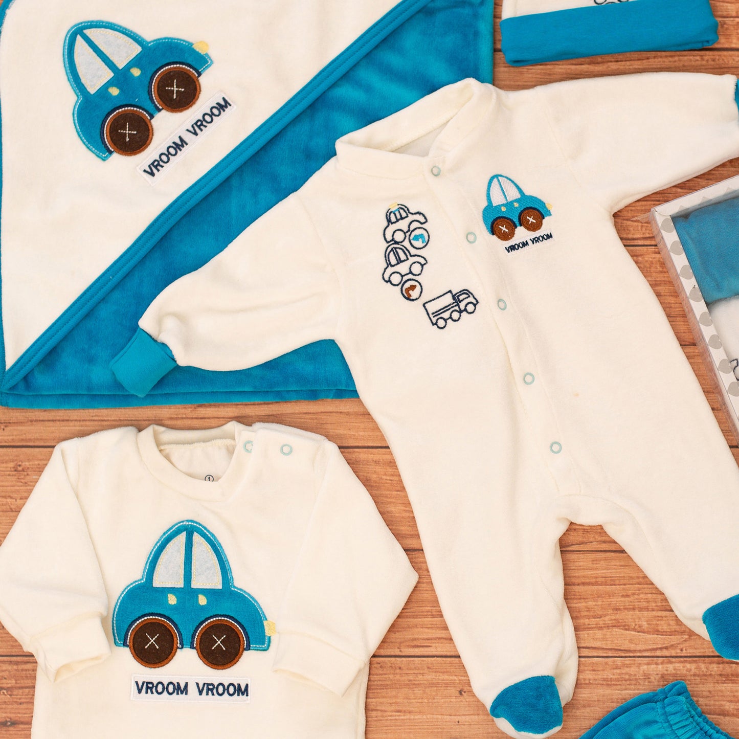 جيفت بوكس طقم السبوع والمستشفى 5 قطع قطيفة شتوي لحديث الولادة