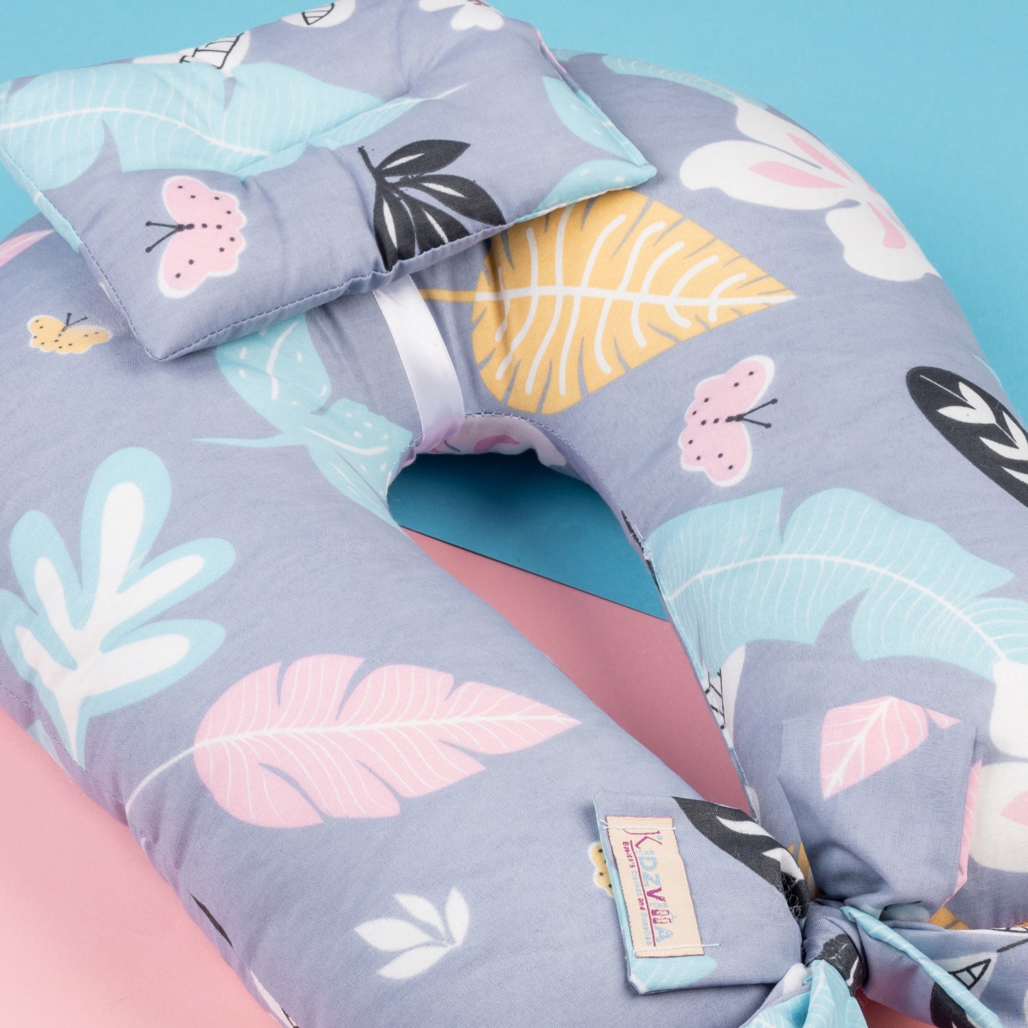 مخدة رضاعة مع مخدة رأس ورباط - عرض 45 سم والطول 55 سم