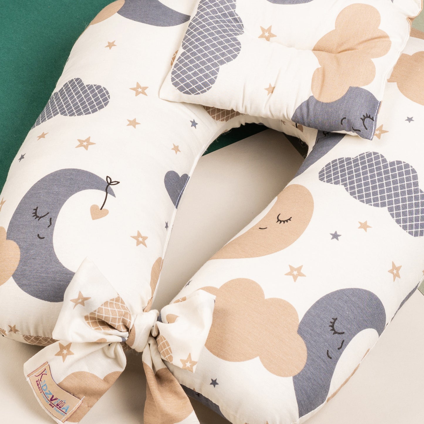 مخدة رضاعة مع مخدة رأس ورباط -  عرض 45 سم والطول 55 سم