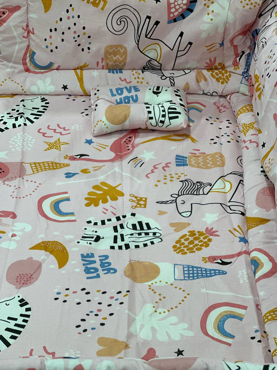 طقم جوانب السرير فايبر  - مع مخدة و ملاية بأستك محكم