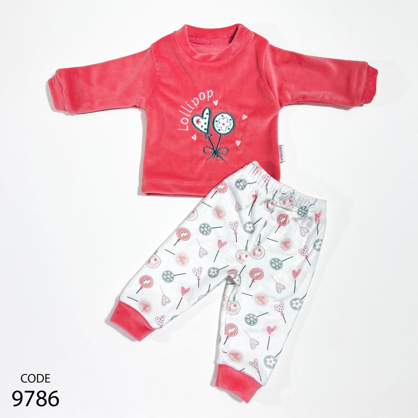 بجامة قطيفة مطرزة لحديث الولادة