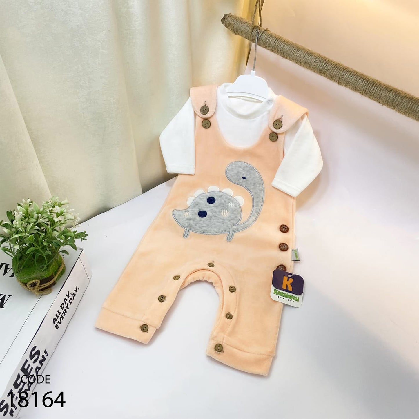 سالوبيت قطيفة مع تيشيرت شتوي لحديث الولادة