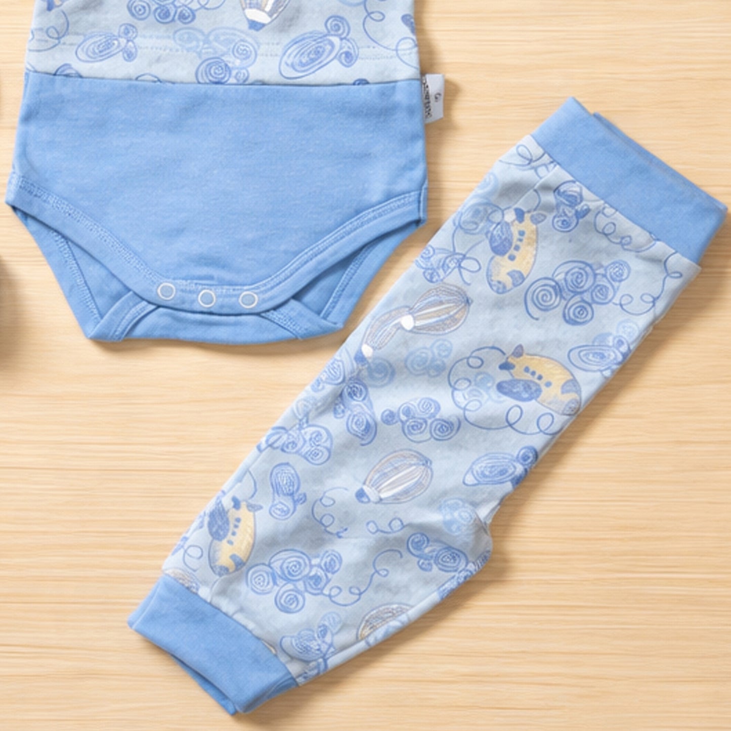 طقم ٤ قطع قطن لحديث الولادة