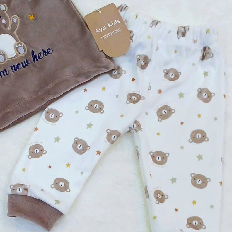 بجامة قطيفة مطرزة لحديث الولادة