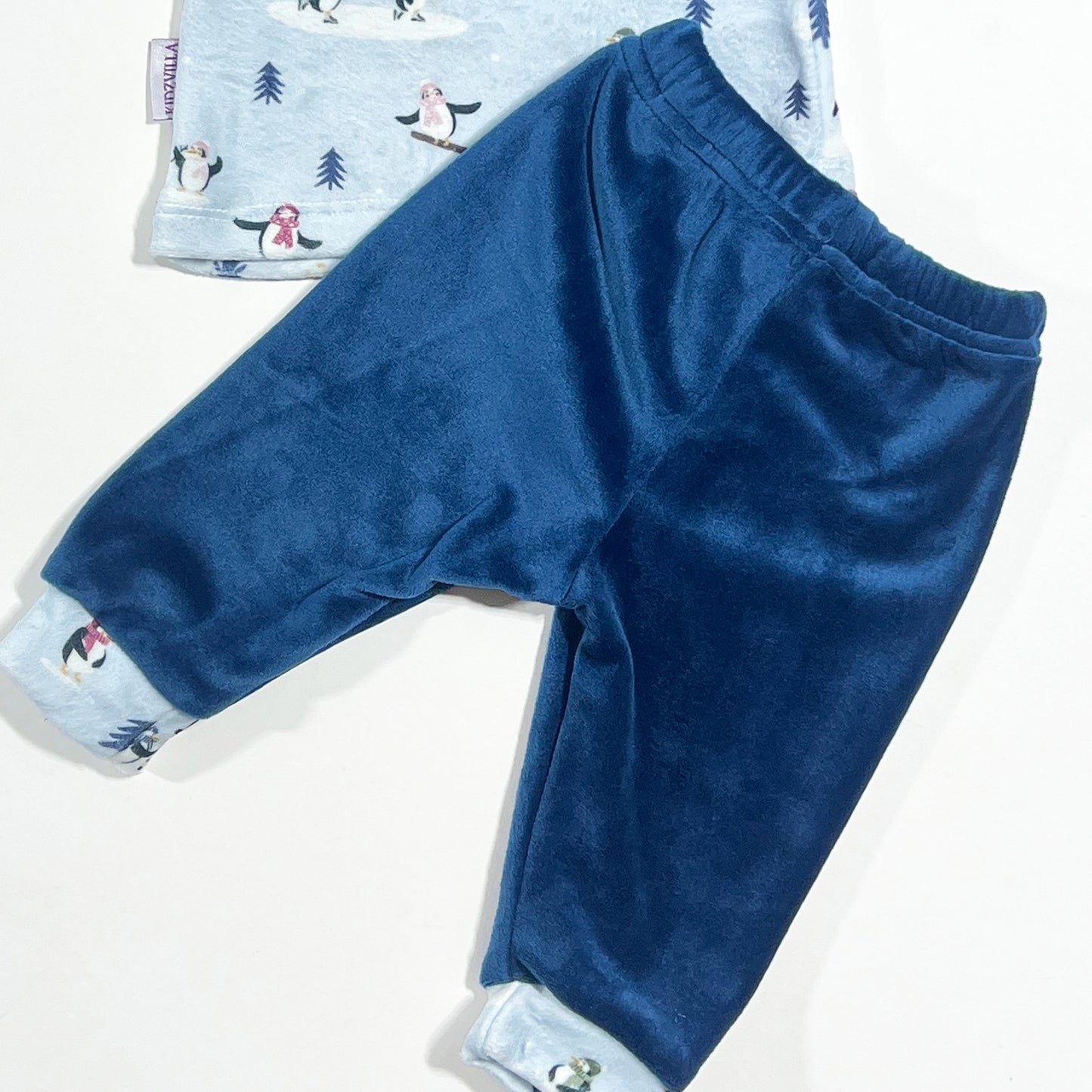 بجامة قطيفة لحديث الولادة من كيدزفيلا