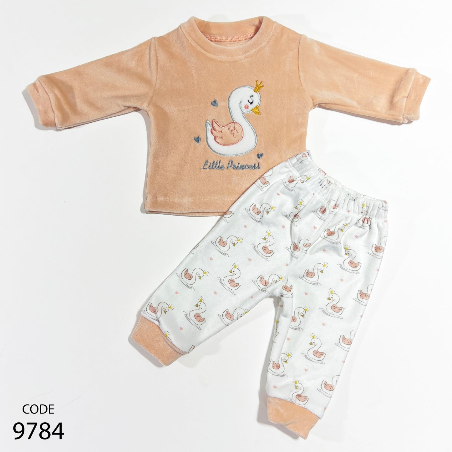 بجامة قطيفة مطرزة لحديث الولادة