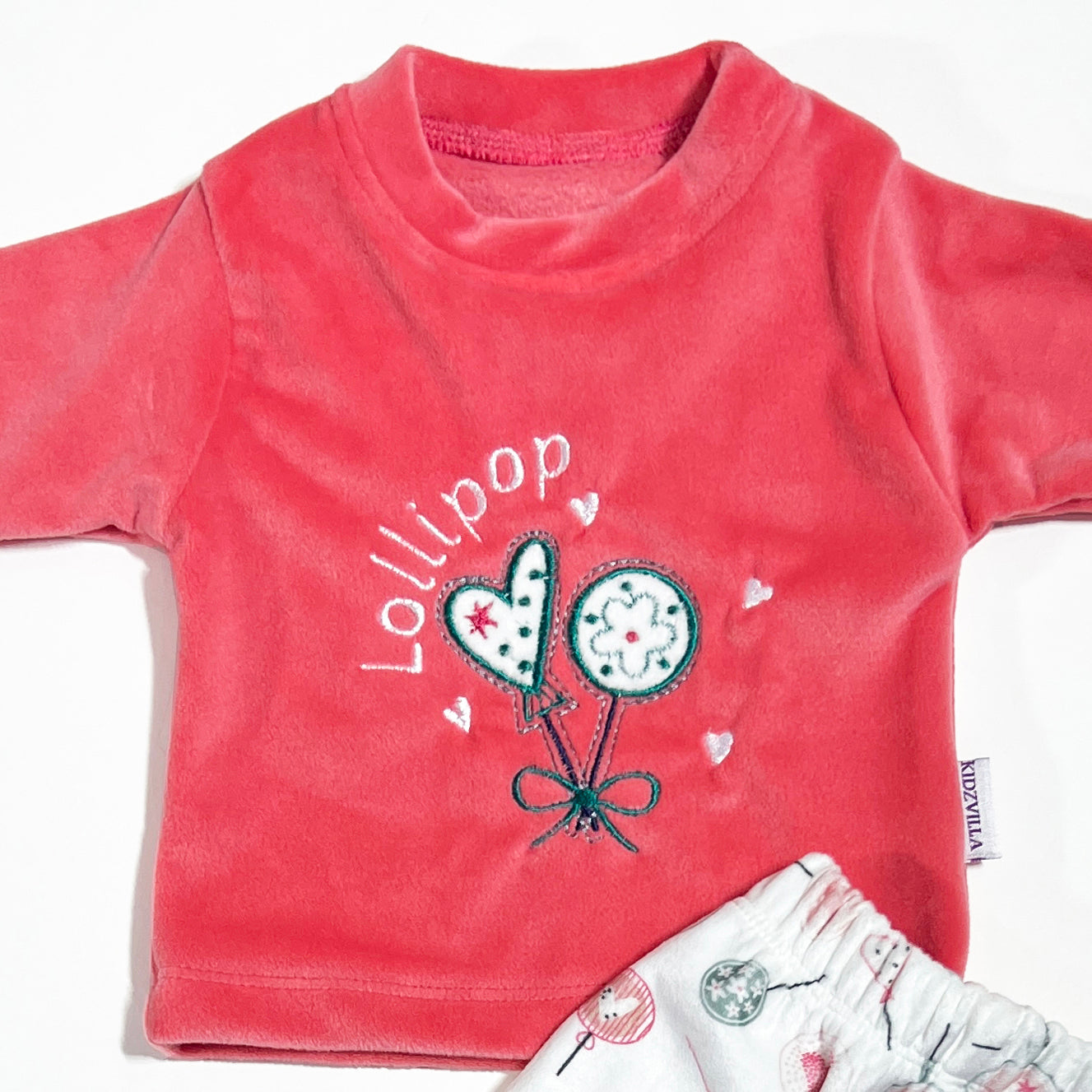 بجامة قطيفة مطرزة لحديث الولادة