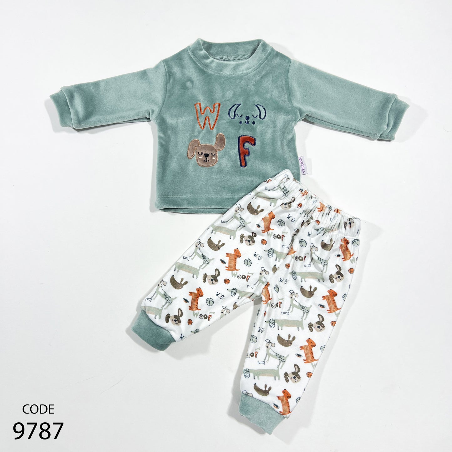 بجامة قطيفة مطرزة لحديث الولادة