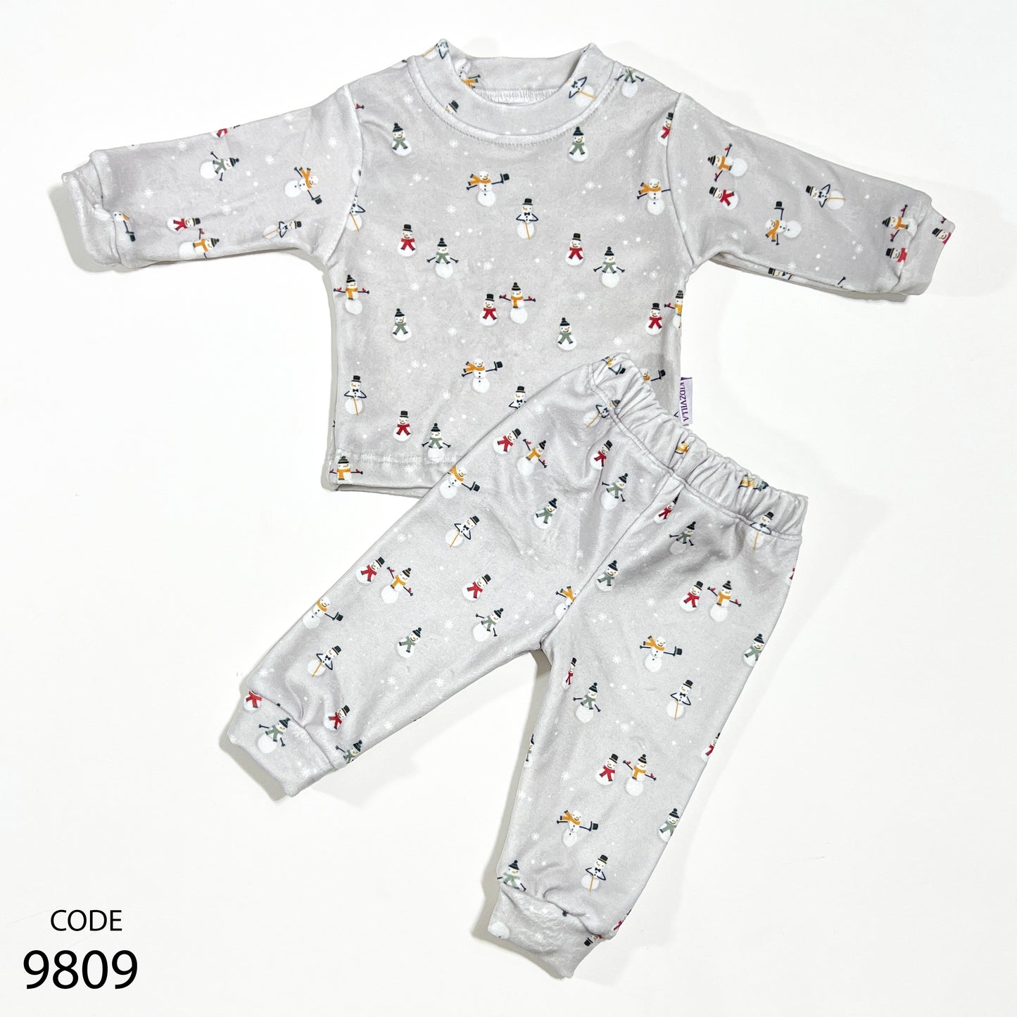 بجامة قطيفة لحديث الولادة من كيدزفيلا