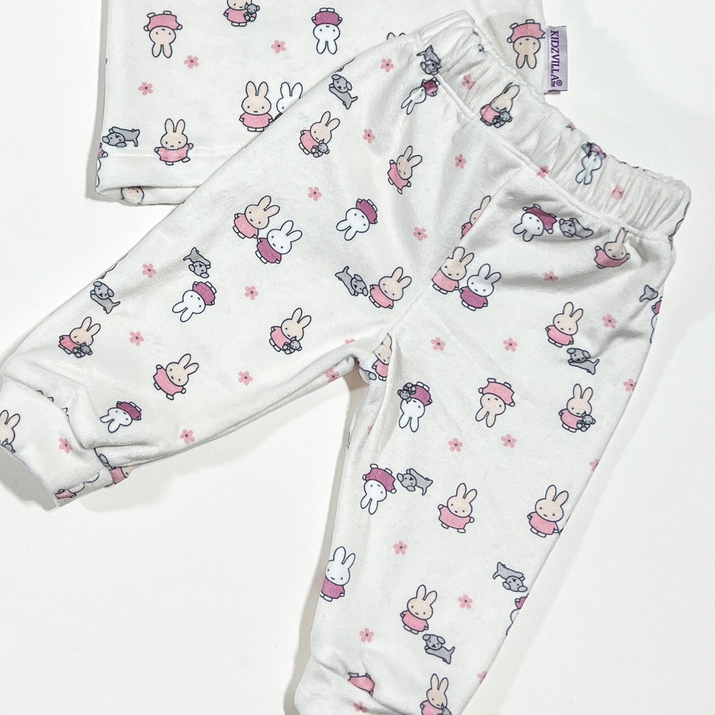 بجامة قطيفة لحديث الولادة من كيدزفيلا